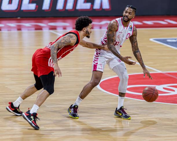 他们不仅在 他们不仅在